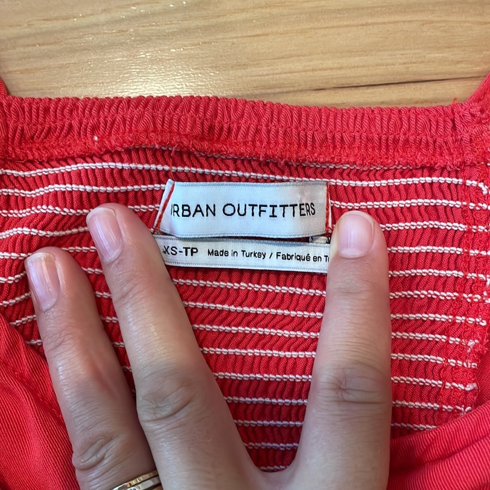 Urban outfitters wrap top Size XS red crop top - Picture 2 of 4